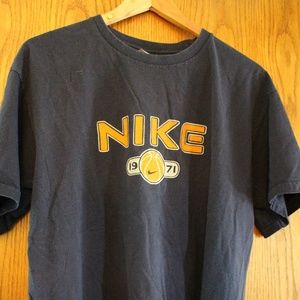retro nike shirt